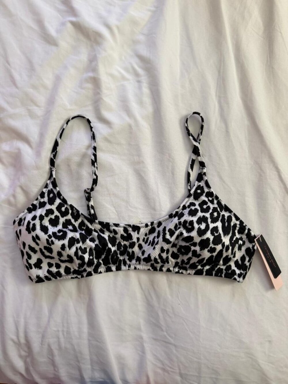 Victoria’s Secret Leopard Bikini Top • NWT • Size Medium